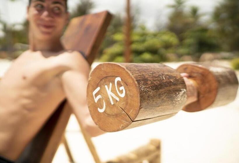 Отель Vrclub Paje Palms Beach Resort