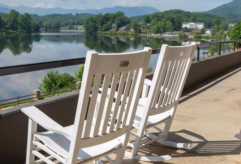 منتجع The Terrace Hotel At Lake Junaluska