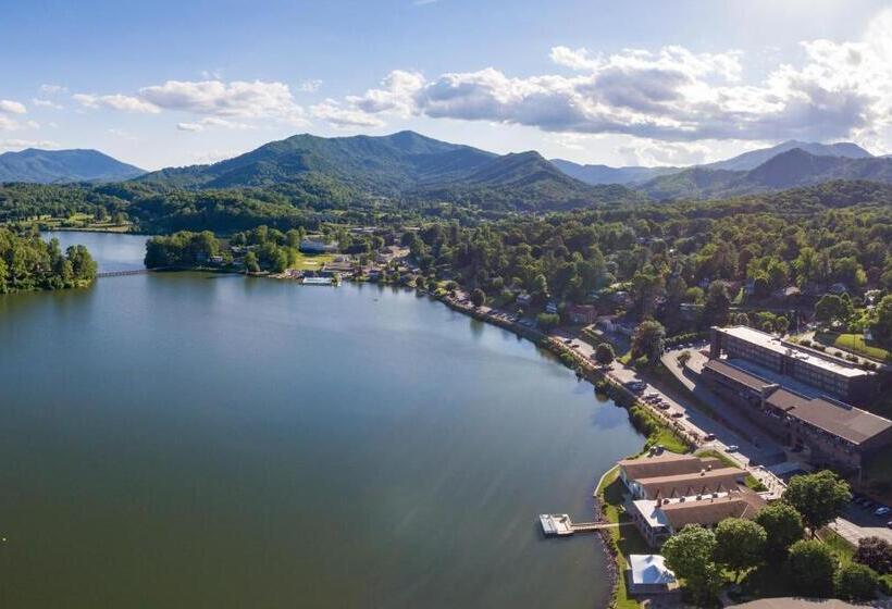 منتجع The Terrace Hotel At Lake Junaluska