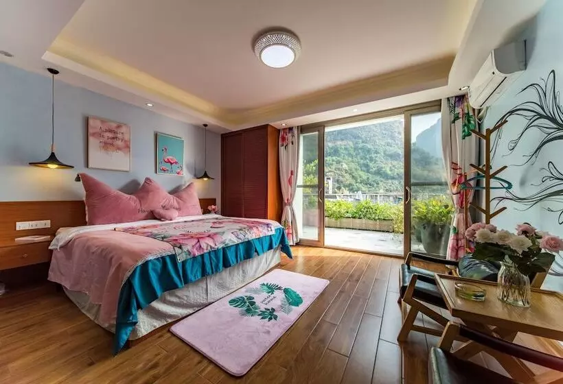 Rockabond Family Inn