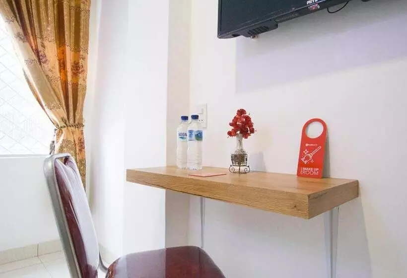 Majatalo Reddoorz @ Rs Adam Malik Medan