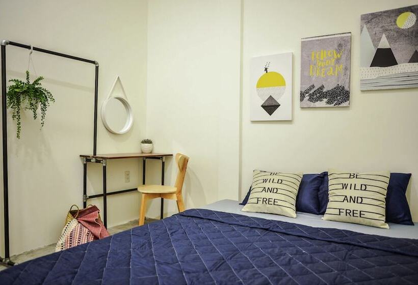 199x Cong Quynh   Hostel