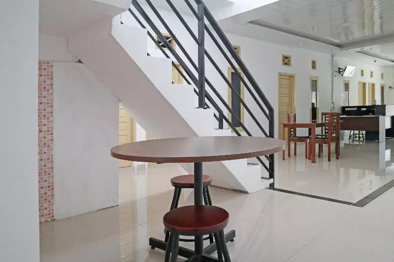 ホテル Oyo 1185 Sachila Residence Syariah