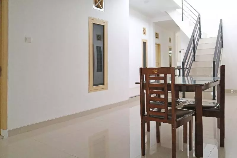 ホテル Oyo 1185 Sachila Residence Syariah