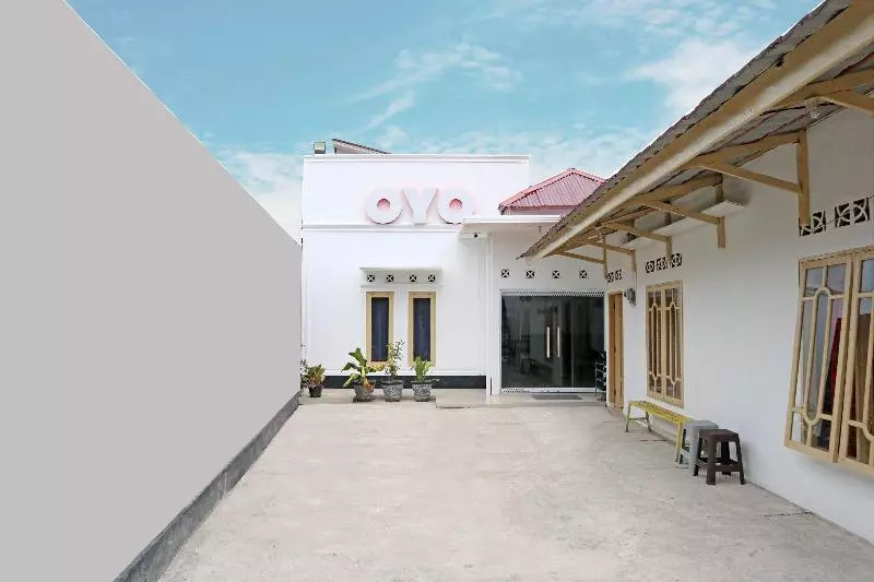 ホテル Oyo 1185 Sachila Residence Syariah