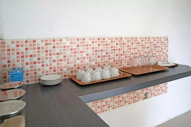 ホテル Oyo 1185 Sachila Residence Syariah