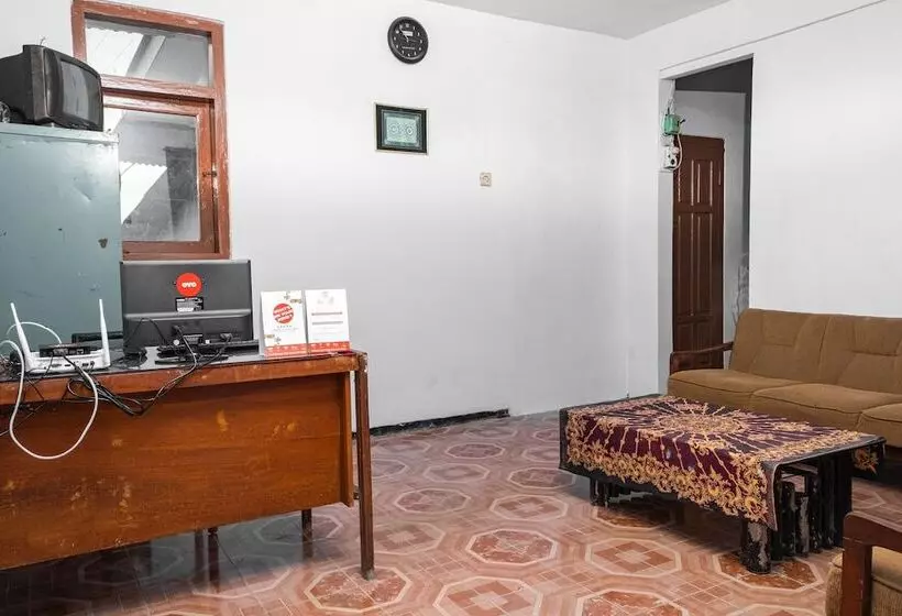 Hotelli Oyo 1719 Penginapan Rizky