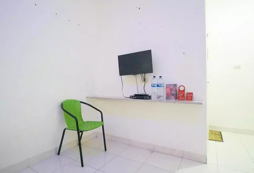 ペンション Reddoorz @ Pematangsiantar 2