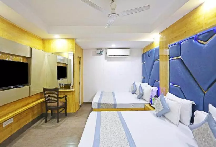 هتل Preet Palace  5 Mints Walk From Nizamuddin Railway Station