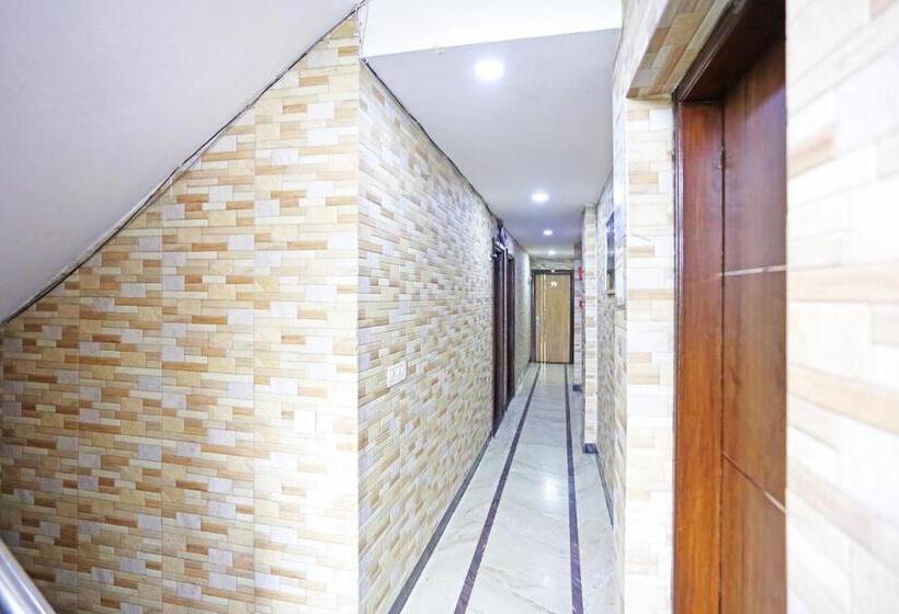 בית מלון כפרי Preet Palace 5 Mints Walk From Nizamuddin Railway Station