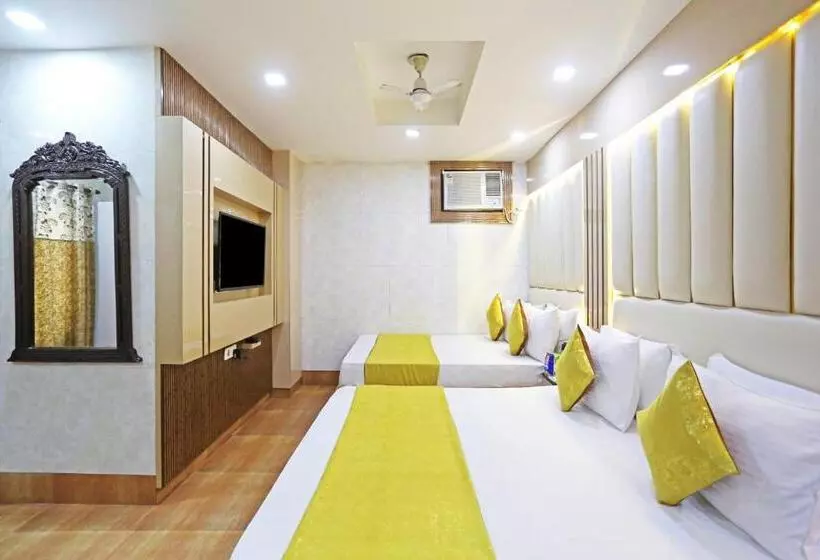 هتل Preet Palace  5 Mints Walk From Nizamuddin Railway Station