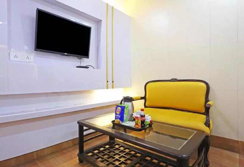 هتل Preet Palace  5 Mints Walk From Nizamuddin Railway Station