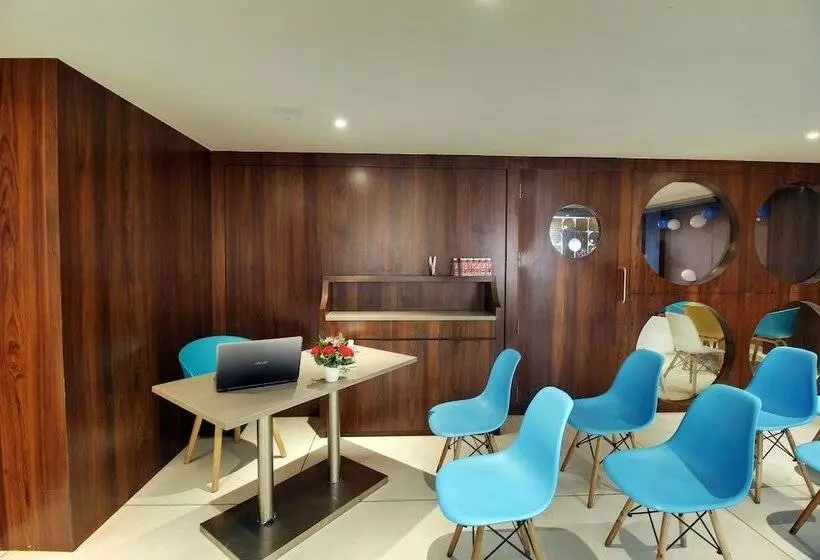 Hotelli Svasti Inn Jamnagar