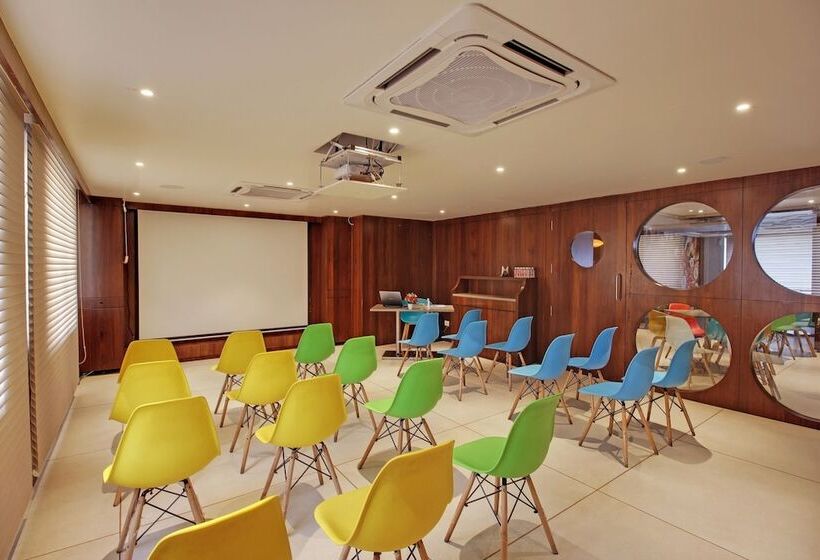 בית מלון כפרי Svasti Inn Jamnagar