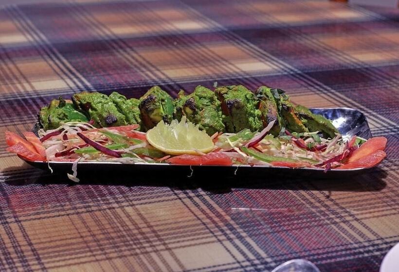 בית מלון כפרי Svasti Inn Jamnagar