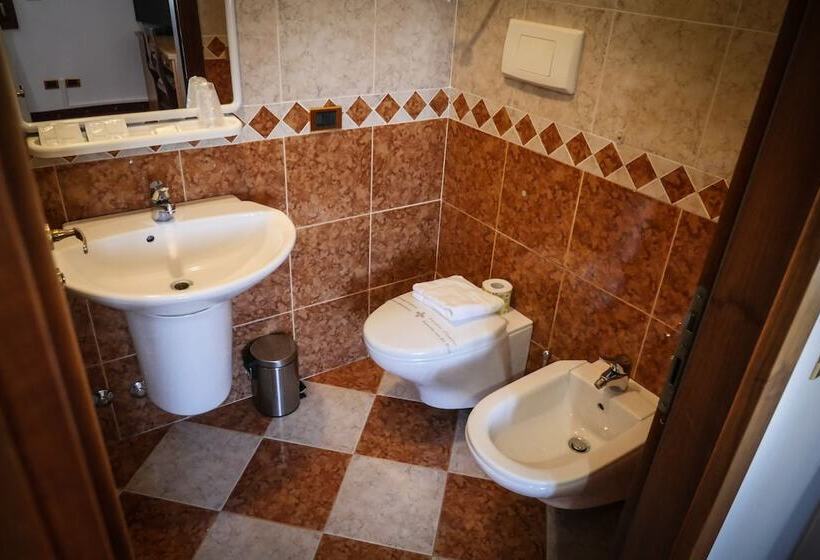 בית מלון כפרי Villanova