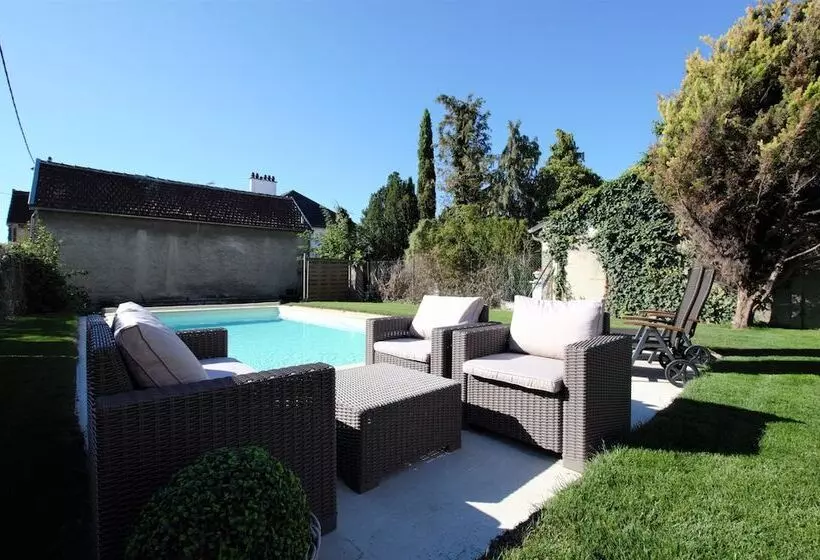 ベッドアンドブレックファースト A L'aube De Troyes