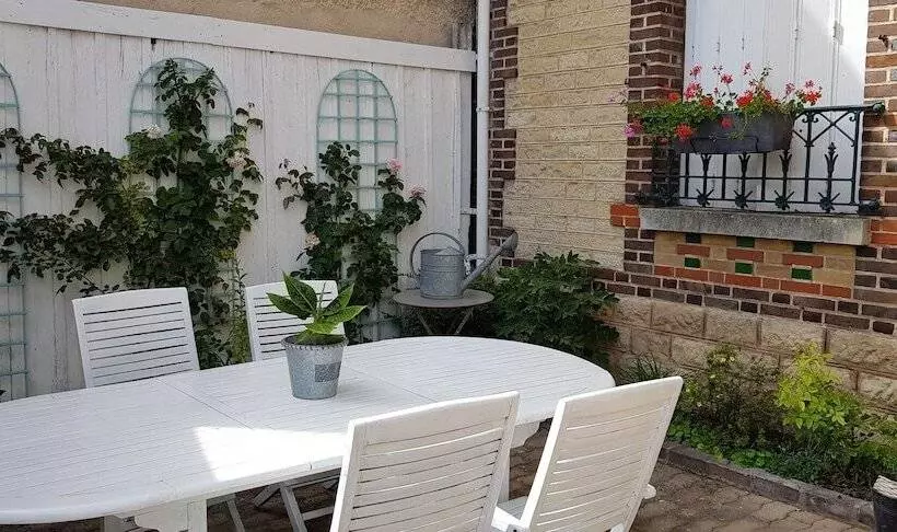 ベッドアンドブレックファースト A L'aube De Troyes