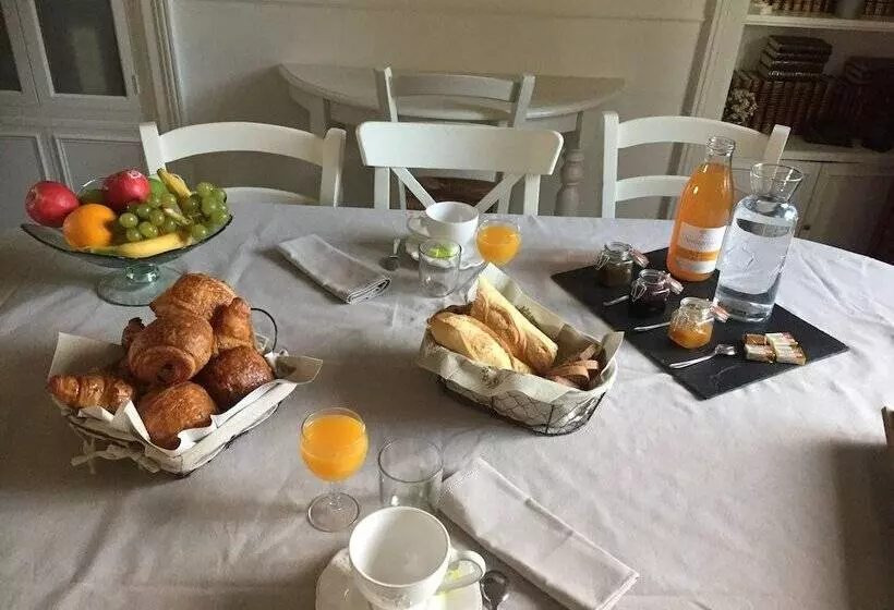 ベッドアンドブレックファースト A L'aube De Troyes