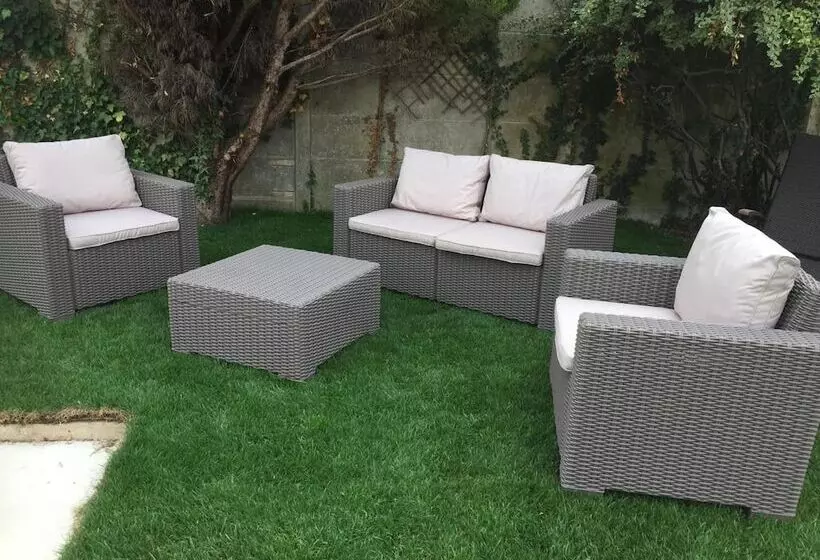 ベッドアンドブレックファースト A L'aube De Troyes