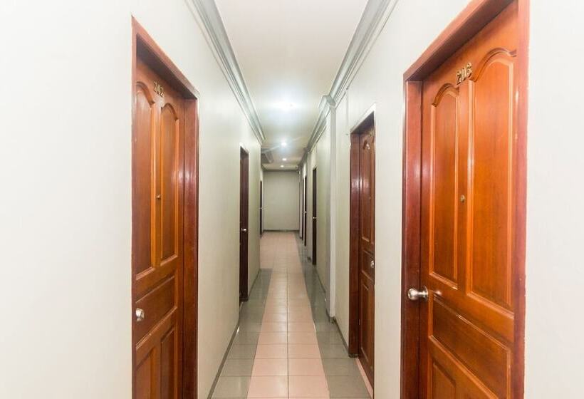 فندق Oyo 1635 New Star