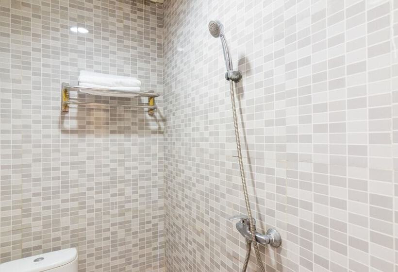 فندق Oyo 1635 New Star