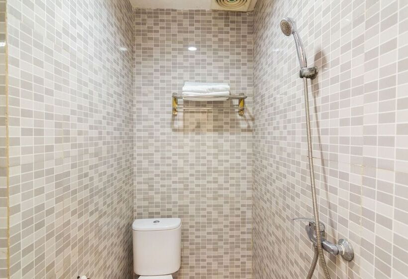 فندق Oyo 1635 New Star