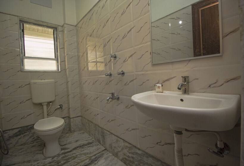 فندق Spot On 61318 Plato Homestay