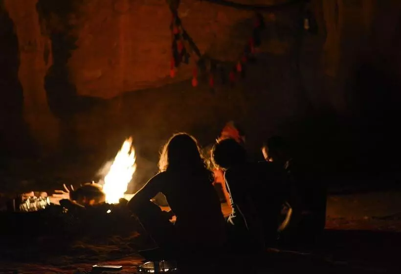 تختخواب و صبحانه Wajd Rum Luxury Camp