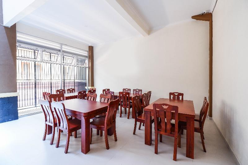 فندق Oyo 1506 Shabrina 2 Syariah