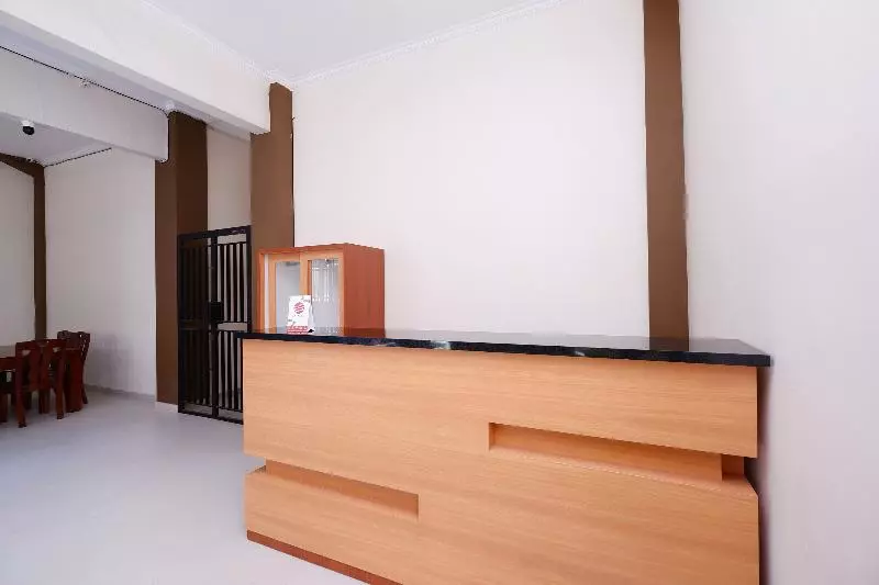 هتل Oyo 1506 Shabrina 2 Syariah