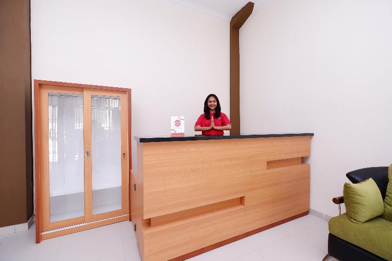 فندق Oyo 1506 Shabrina 2 Syariah