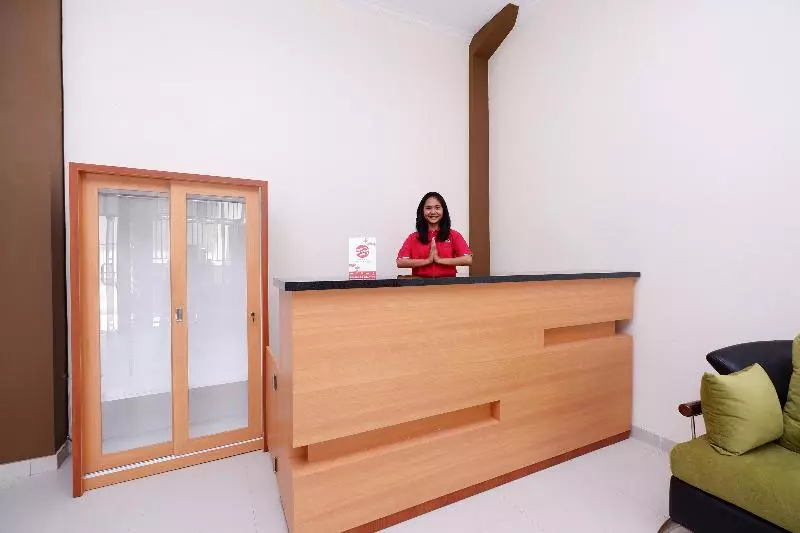 هتل Oyo 1506 Shabrina 2 Syariah