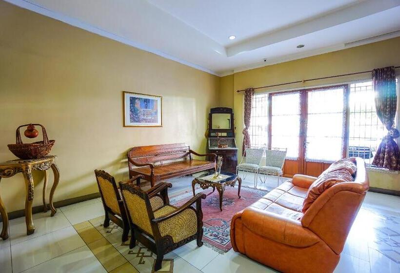 فندق Reddoorz Brand Man12045 Reddoorz Near Megamall Manado