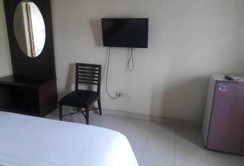 فندق Reddoorz Brand Man12045 Reddoorz Near Megamall Manado