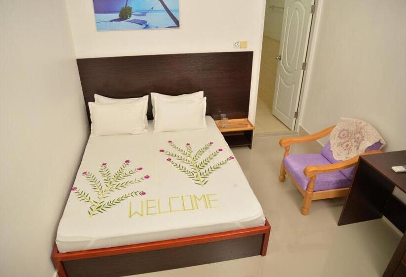 هتل Moodhumaa Inn