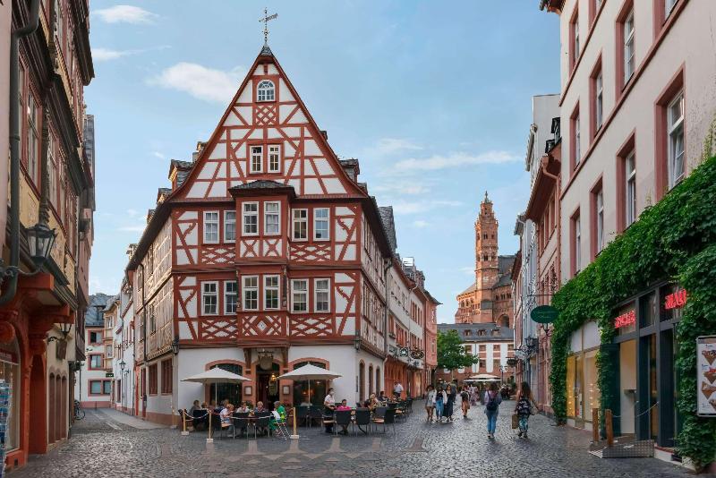 فندق Super 8 By Wyndham Mainz Zollhafen