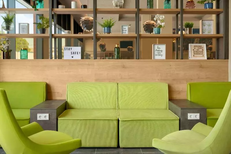 Hotelli Super 8 By Wyndham Mainz Zollhafen