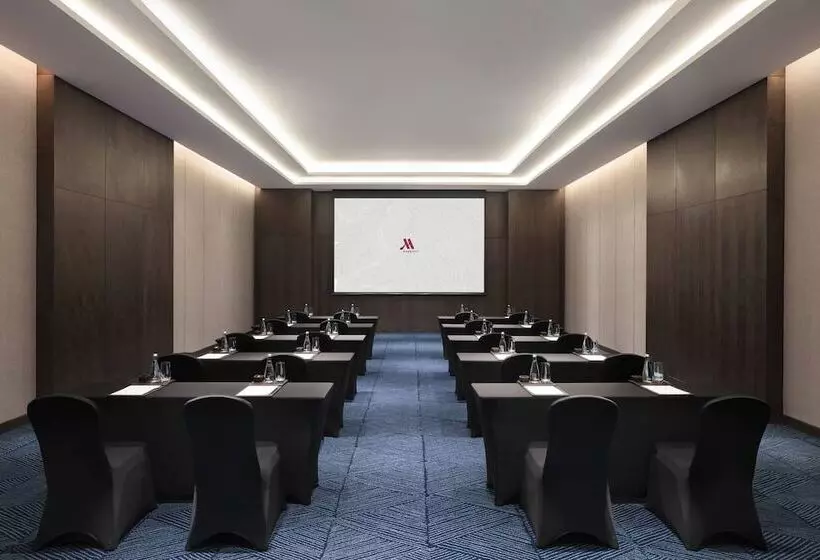 Xuzhou Marriott Hotel Lakeview