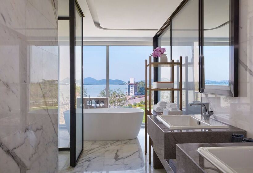 Xuzhou Marriott Hotel Lakeview