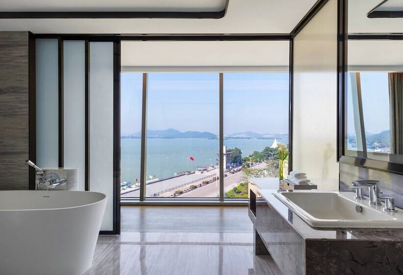 Xuzhou Marriott Hotel Lakeview