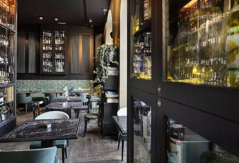 پانسیون Living Suites