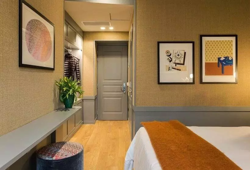 پانسیون Living Suites