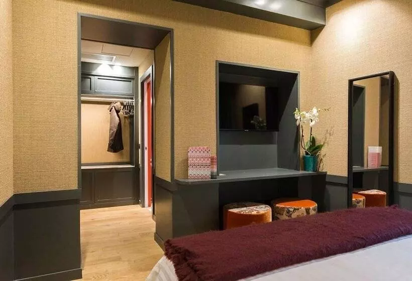 پانسیون Living Suites