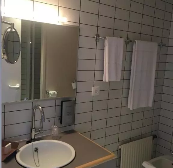 هتل Hôtel Le Transatlantique   Lycée Hôtelier La Rochelle