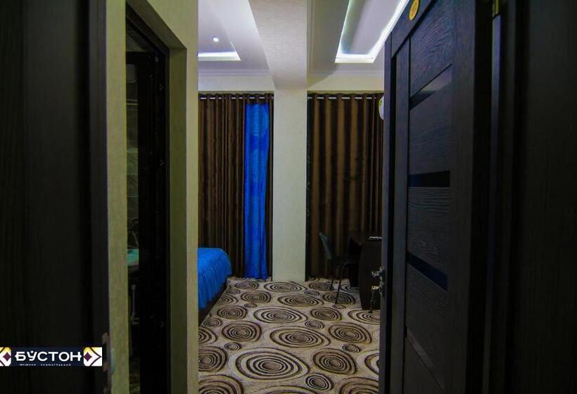 Hotel Buston