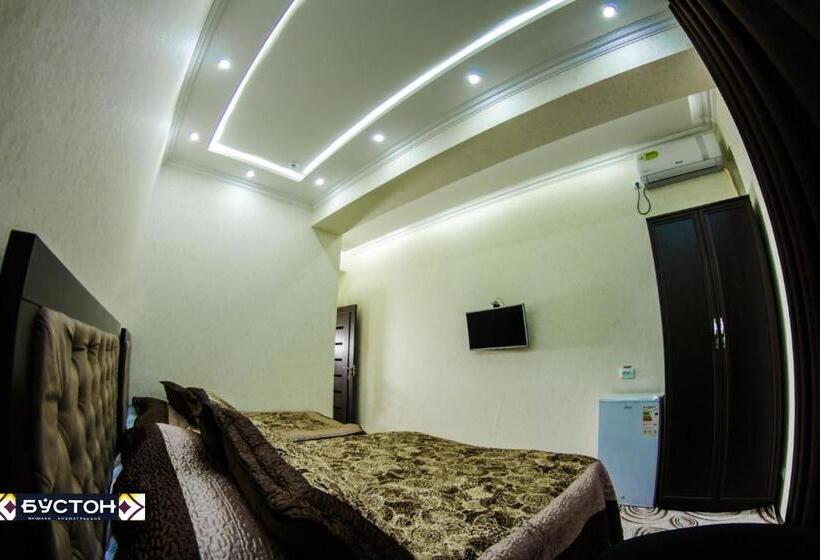 Hotel Buston