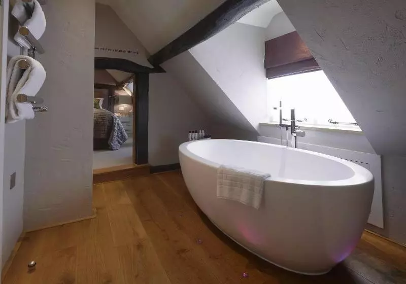 Aamiaismajoitus (B&B) The Dog And Badger