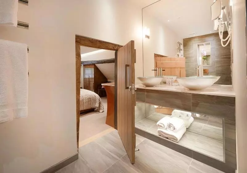 Aamiaismajoitus (B&B) The Dog And Badger