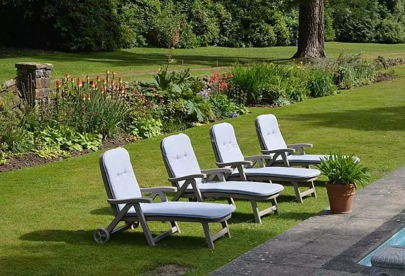 Fairstowe Bed And Breakfast